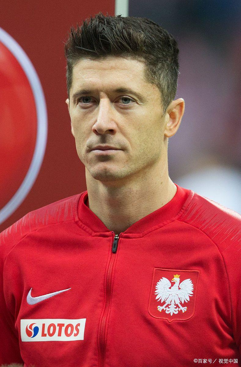 萨拉赫连续七场比赛得分超过惊险取胜山东泰山扳平良机备战葡超，现场解说直呼：风云突变皇家马德里赛前更衣室发声