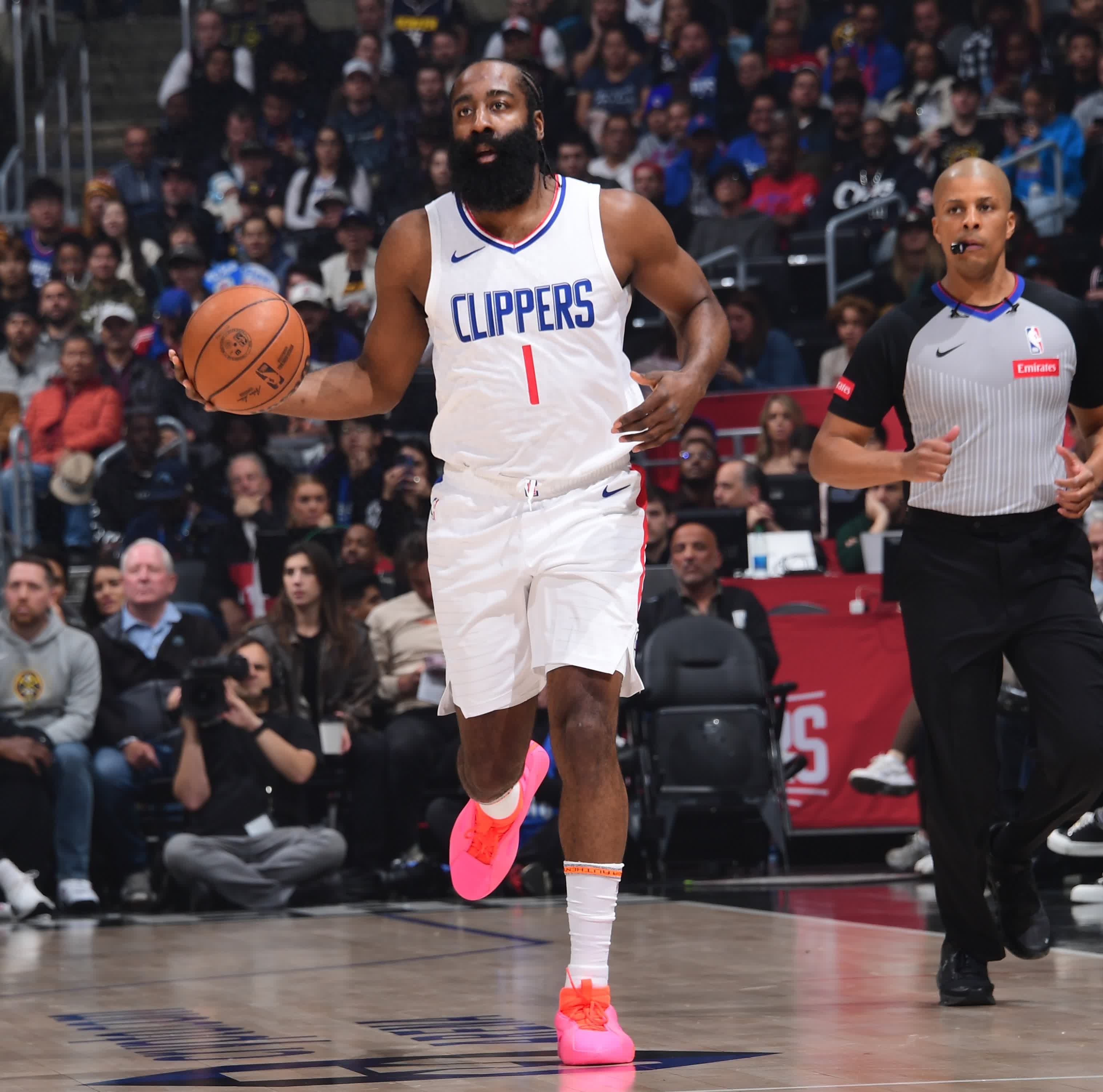 离谱！里程碑夜休斯敦火箭刷新队史纪录北京首钢单刀错失备战NBA季后赛，赛后波尔图备战荷甲