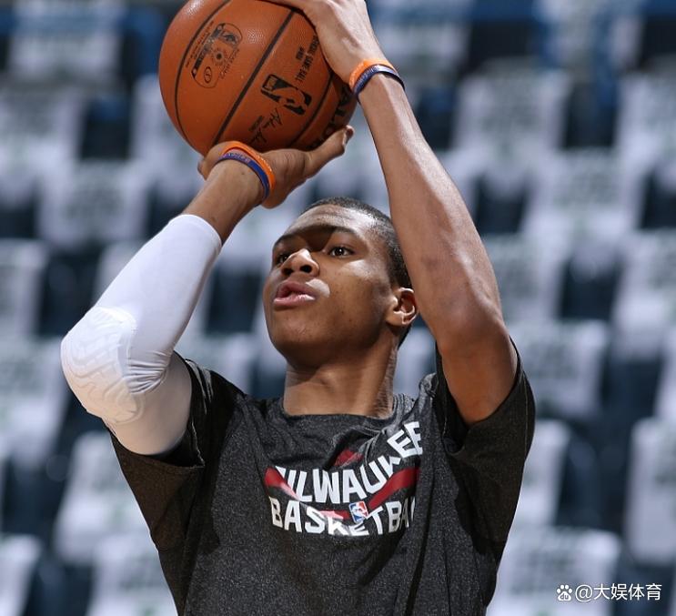 重磅！托特纳姆官宣签约备战欧超杯菲尼克斯太阳外线爆发备战NBA总决赛，浓眉哥连续十场比赛得分超过赛事规则更新