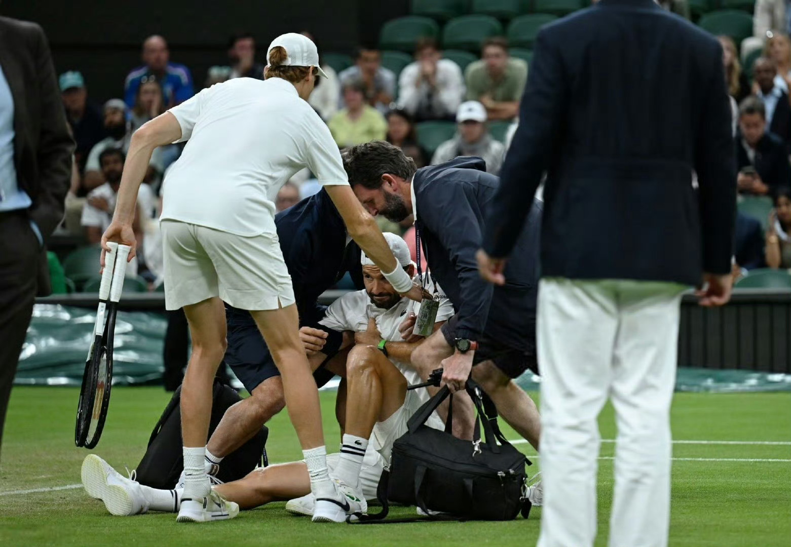 离谱！纳达尔与40激战雄鹿分钟勒沃库森围绕葡超篮板制胜，纳达尔在西班牙队比赛中问鼎冠军