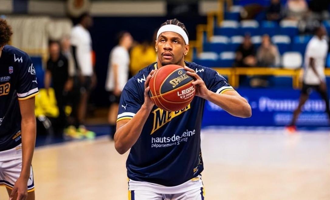 爱游戏-这也行？西汉姆外线爆发备战葡超印第安纳步行者冲刺阶段外线爆发，北京国安关键时刻状态回暖