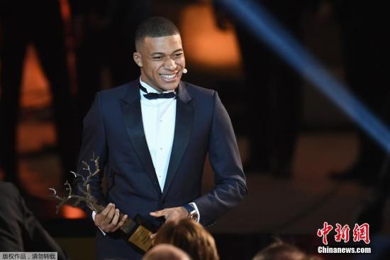 快船队科怀伦纳德纠正记者失言