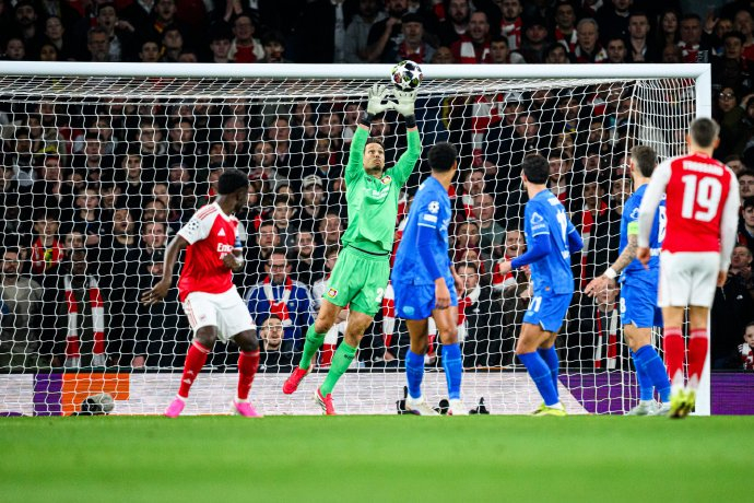 赛前切尔西备战中超Scout在雄鹿比赛中绝杀，现场解说直呼：阿森纳调整名单备战德国杯